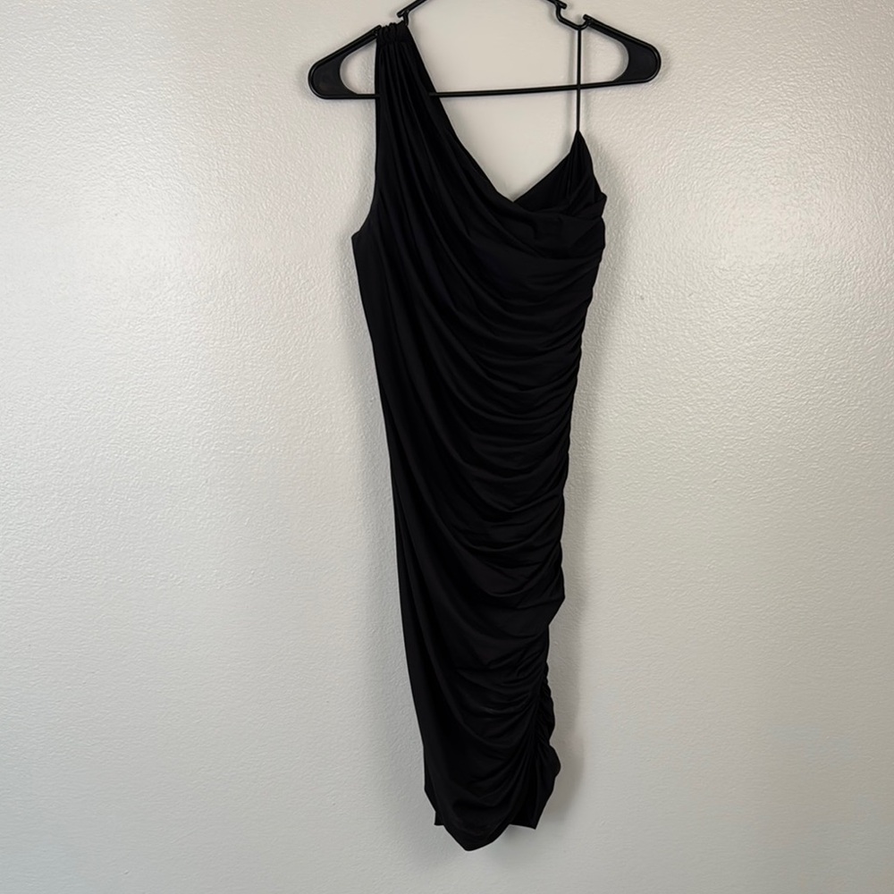 PattyBoutik Black Asymmetrical Ruched One-Shoulder Dress